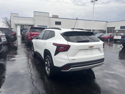 Used 2024 Chevrolet Trax LT image 6
