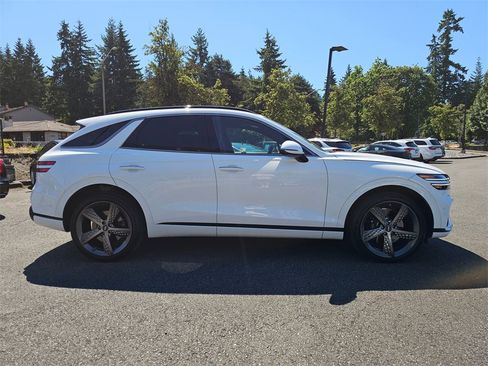 Used 2025 Genesis GV70 3.5T Sport w/ Sport Advanced Package image 8