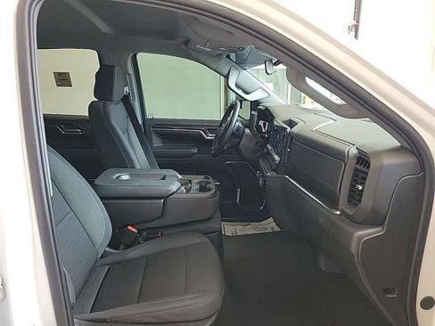 Used 2023 Chevrolet Silverado 1500 LT image 8