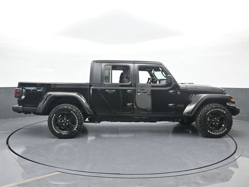 Used 2024 Jeep Gladiator Sport image 7
