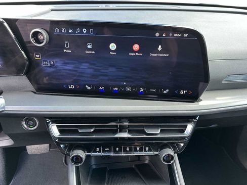Certified 2026 Chevrolet Traverse LT FWD image 21