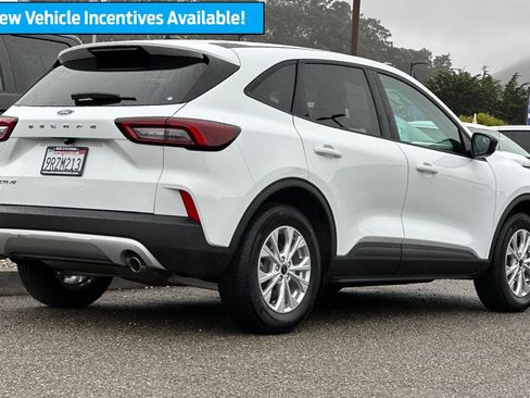 Used 2025 Ford Escape Active w/ Cold Weather Package image 4