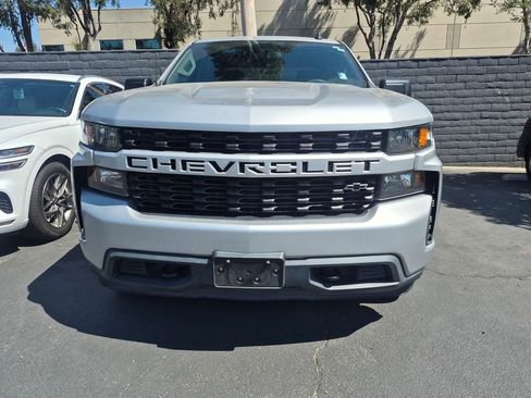 Used 2020 Chevrolet Silverado 1500 Custom w/ Custom Value Package RWD image 3