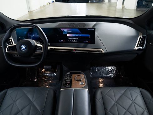 Used 2024 BMW iX xDrive50 w/ Sport Package image 9