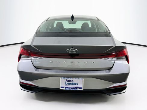 Used 2023 Hyundai Elantra SE FWD image 6