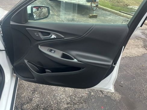 Used 2022 Chevrolet Malibu LT w/ Leather Package image 22