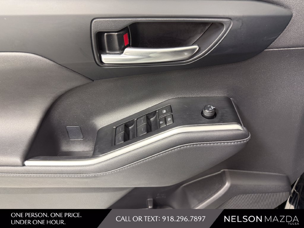 Used 2024 Toyota Highlander XSE FWD image 20