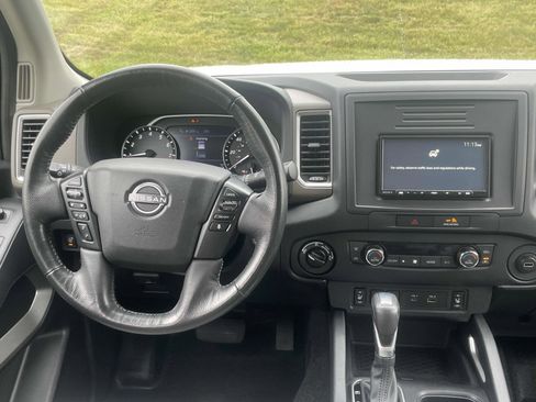 Used 2022 Nissan Frontier SV AWD/4WD image 12