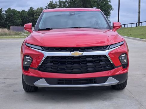 Used 2024 Chevrolet Blazer LT FWD image 3