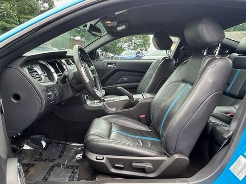 Used 2012 Ford Mustang GT Premium w/ HID Headlamps & Security Pkg RWD image 11