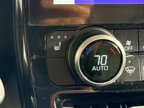 Used 2023 Toyota Highlander XLE image 32