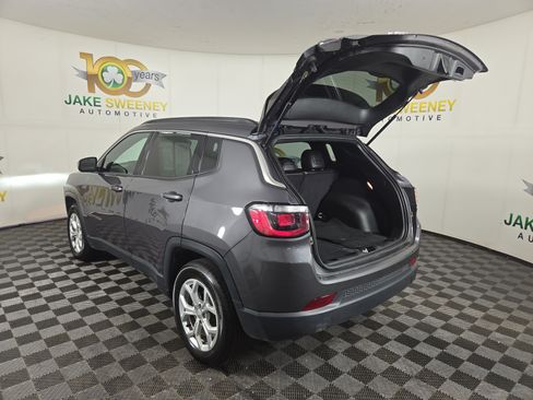 Used 2024 Jeep Compass Latitude AWD/4WD image 30
