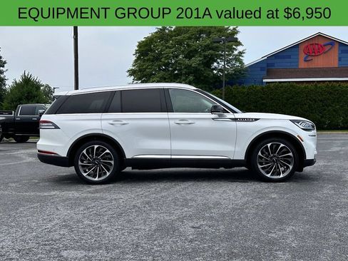 Used 2023 Lincoln Aviator Reserve w/ Equipment Group 201A AWD/4WD image 3