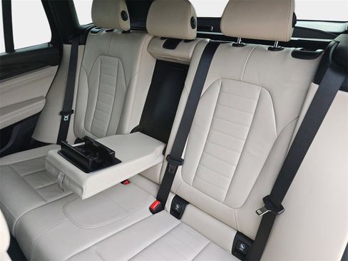 Used 2019 BMW X3 xDrive30i w/ Premium Package image 18