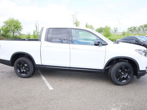 New 2026 Honda Ridgeline Black Edition image 8