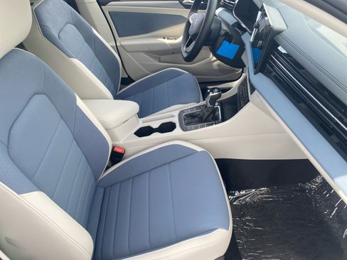 New 2025 Volkswagen Jetta SE image 18