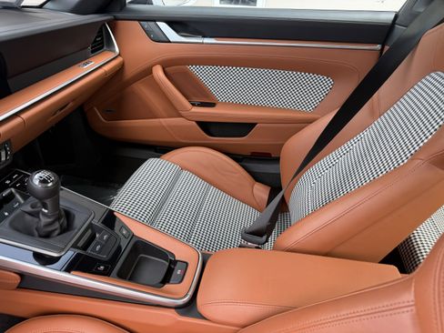Certified 2023 Porsche 911 Targa 4S AWD/4WD image 16