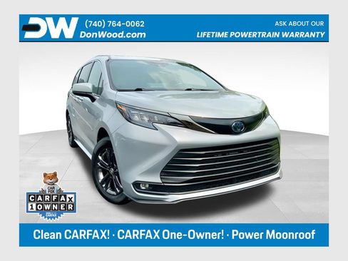 Used 2024 Toyota Sienna XLE Woodland Edition AWD/4WD image 1