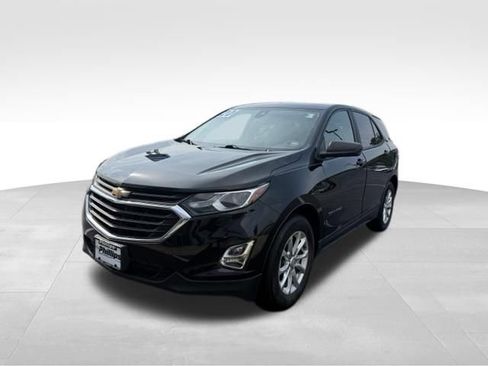 Certified 2020 Chevrolet Equinox LS w/ LS Convenience Package FWD image 3