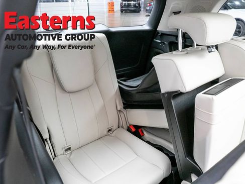 Used 2021 Mercedes-Benz GLB 250 4MATIC w/ Premium Package image 23
