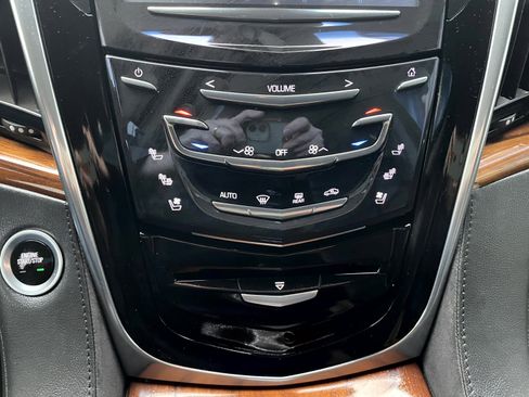 Used 2017 Cadillac Escalade Luxury image 20