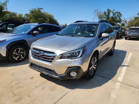 Used 2019 Subaru Outback 2.5i Limited AWD/4WD image 2