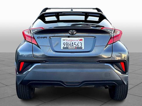 Used 2022 Toyota C-HR XLE image 4