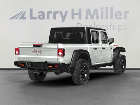 Used 2022 Jeep Gladiator Mojave w/ Cold Weather Group AWD/4WD image 2