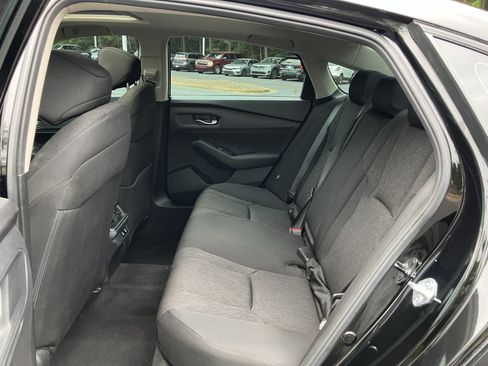Used 2025 Honda Accord SE image 31