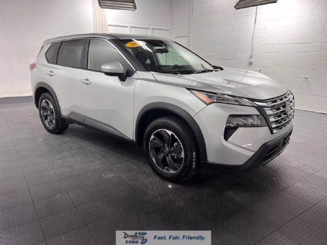 Used 2025 Nissan Rogue SV FWD image 3