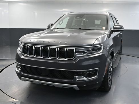 Used 2024 Jeep Wagoneer Series II w/ Flexible Seating Group AWD/4WD image 11