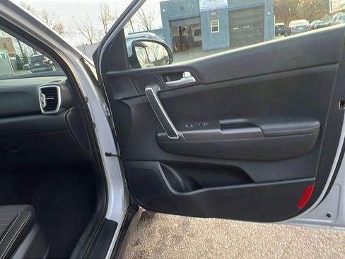 Used 2018 Kia Sportage LX image 29