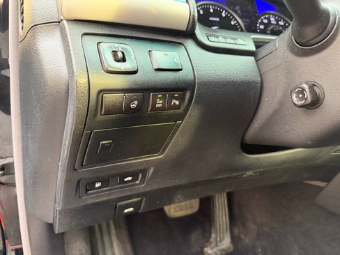 Used 2013 Lexus LS 460 AWD image 23