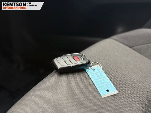 Used 2025 Toyota Camry LE image 39