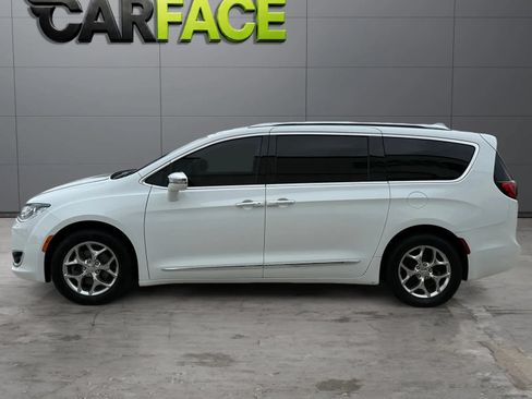 Used 2018 Chrysler Pacifica Limited FWD image 7