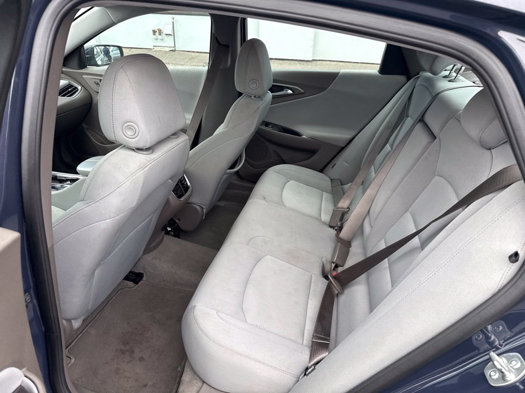 Used 2025 Chevrolet Malibu LT FWD image 33