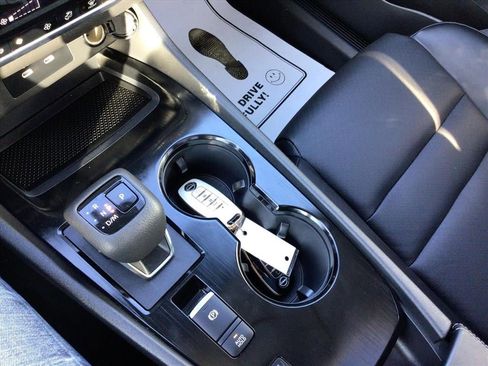 Used 2024 Nissan Rogue SV w/ SV Premium Package image 23