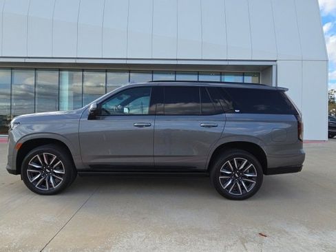 Used 2022 Cadillac Escalade Sport Platinum image 2