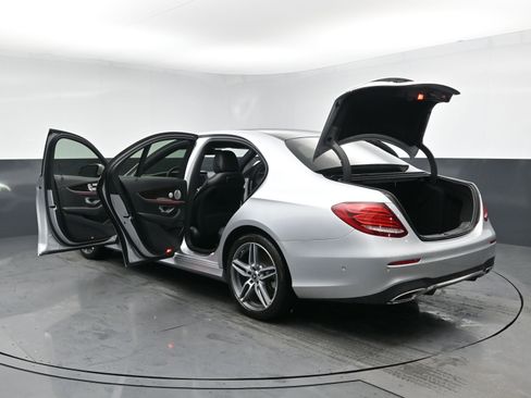 Used 2019 Mercedes-Benz E 450 4MATIC Sedan w/ Driver Assistance Package image 29