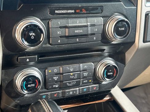 Used 2016 Ford F150 Lariat w/ Equipment Group 502A Luxury image 13