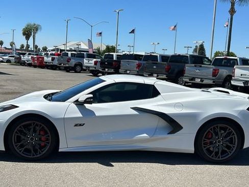 Used 2023 Chevrolet Corvette Stingray Premium Conv w/ Z51 Performance Package RWD image 7