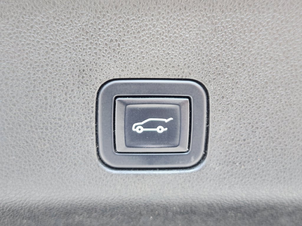 Used 2022 Cadillac Escalade ESV Premium Luxury AWD/4WD image 14