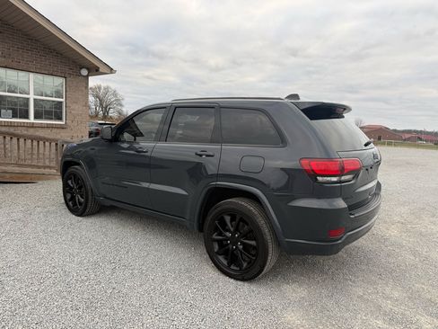 Used 2018 Jeep Grand Cherokee Altitude image 6
