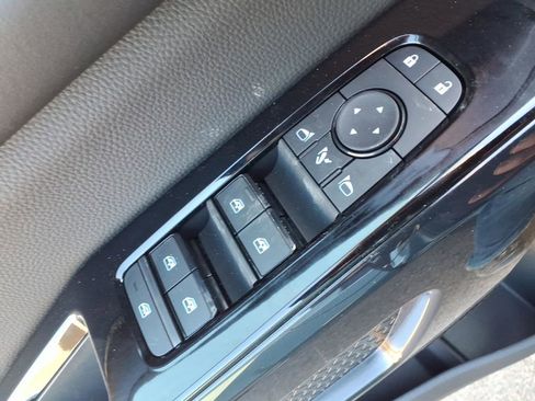 New 2026 Nissan Pathfinder Platinum image 17