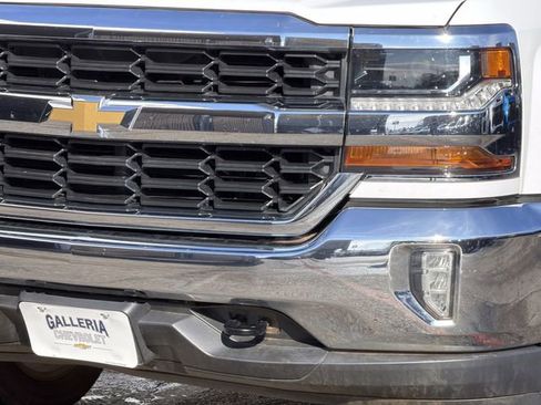 Used 2018 Chevrolet Silverado 1500 LT w/ LT Eassist Package image 7