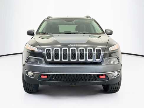 Used 2016 Jeep Cherokee Trailhawk w/ Comfort/Convenience Group AWD/4WD image 2