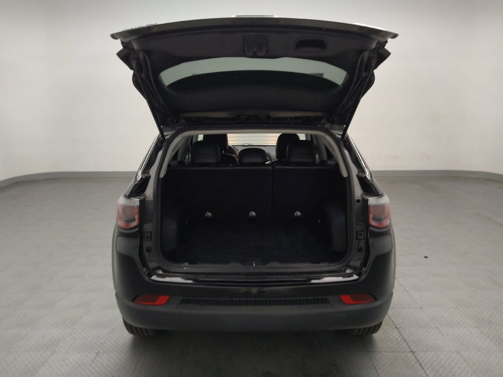 Used 2018 Jeep Compass Latitude AWD/4WD image 29