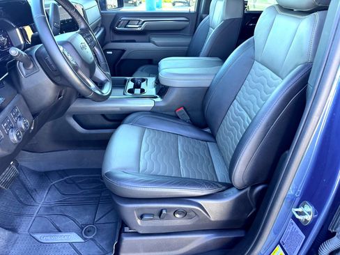 Used 2024 Chevrolet Silverado 2500 ZR2 w/ Technology Package image 15