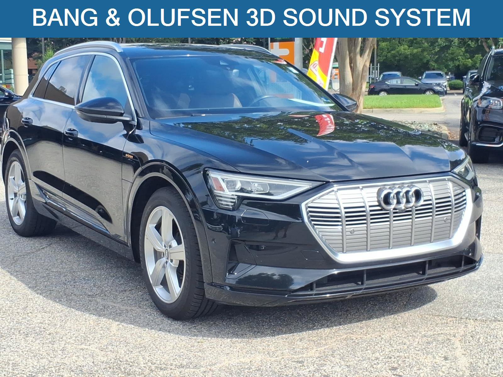 Used 2019 Audi e-tron Premium Plus AWD/4WD image 5
