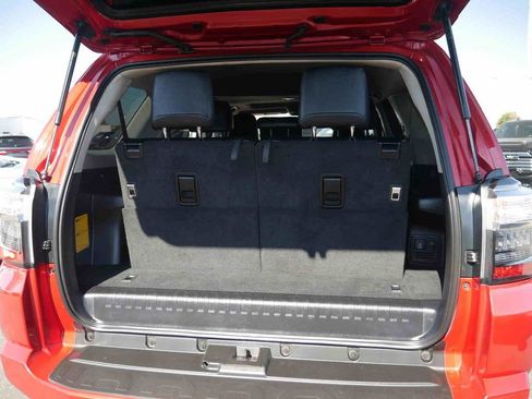 Used 2022 Toyota 4Runner SR5 Premium image 9